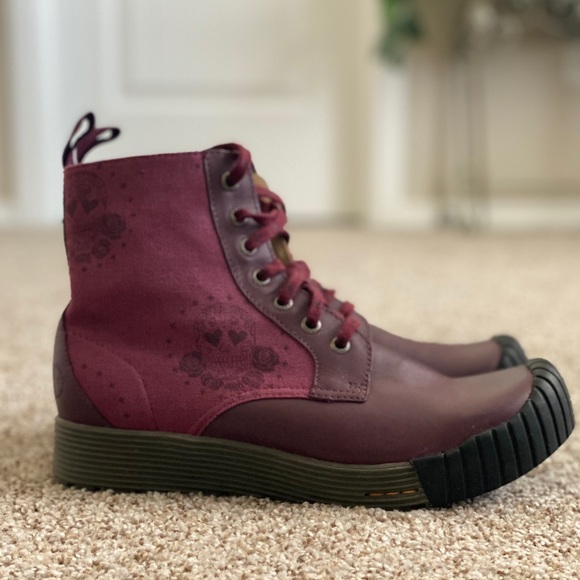 doc martens skull boots